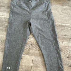 Under Armour Grey Cropped Leggings Size Small